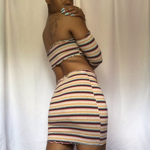 Two piece - Picture 3 of 4